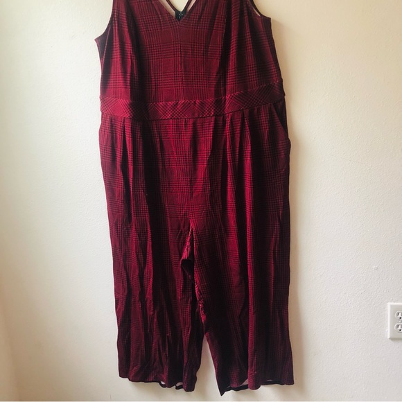 NWT Torrid Houndstooth Premium Ponte Culotte Jumpsuit in Red Plaid 3X - Picture 6 of 11